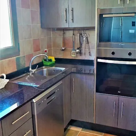 Semesterbostad Mia *